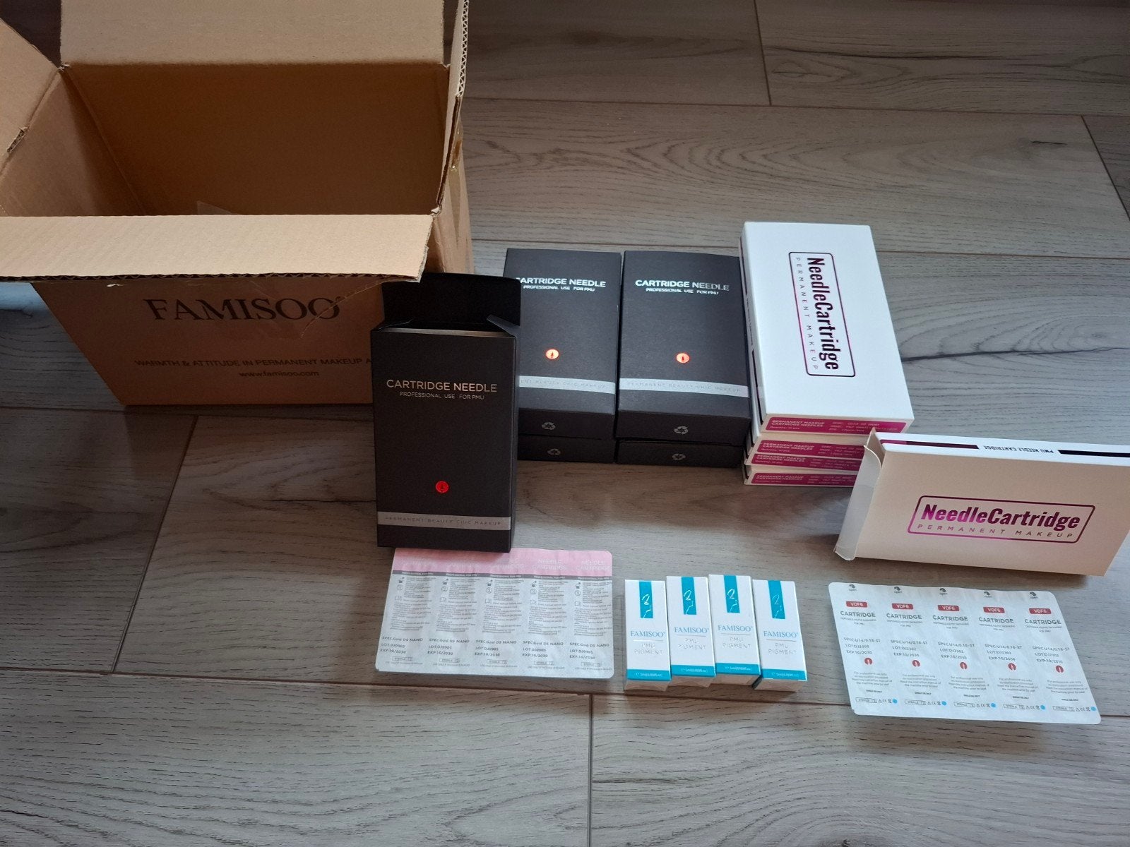 Grote Salonpartij FAMISOO PMU Materialen - Pigmenten & Cartr, Ophalen of Verzenden, Nieuw, Overige kleuren, Handen en Nagels