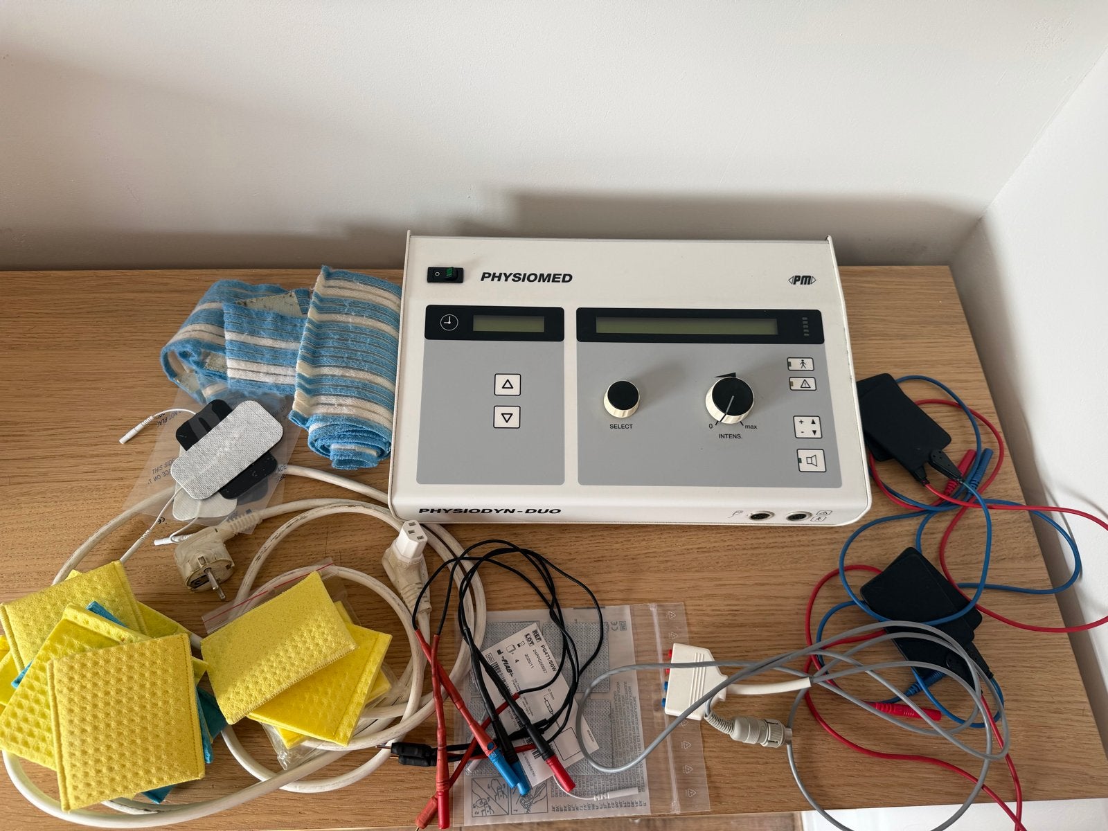 PHYSIOMED PHYSIODYN-DUO elektrotherapie met accessoires, Ophalen of Verzenden, Gebruikt, Overige typen