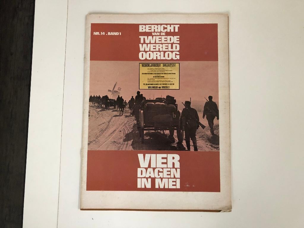 B851 Bericht van de Tweede Wereldoorlog Vier dagen in mei, Boeken, Ophalen of Verzenden, Tweede Wereldoorlog, Gelezen, Algemeen