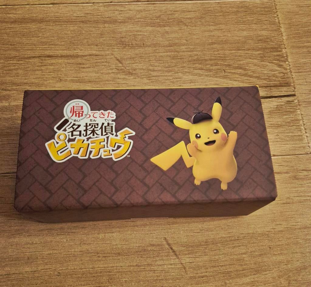 Pokémon Detective pikachu returns nintendo special box, Hobby en Vrije tijd, Verzamelkaartspellen | Pokémon, Ophalen of Verzenden