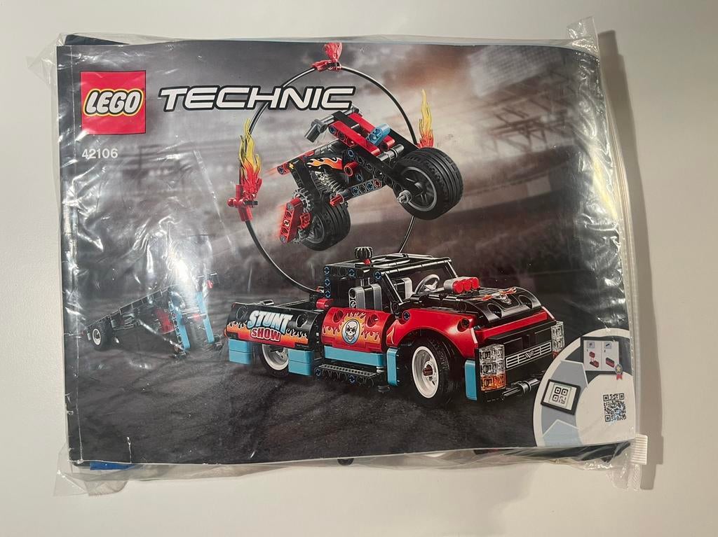 Lego Technic 42106 Stunt Show Truck & Bike, Lego, Ophalen of Verzenden, Zo goed als nieuw, Complete set