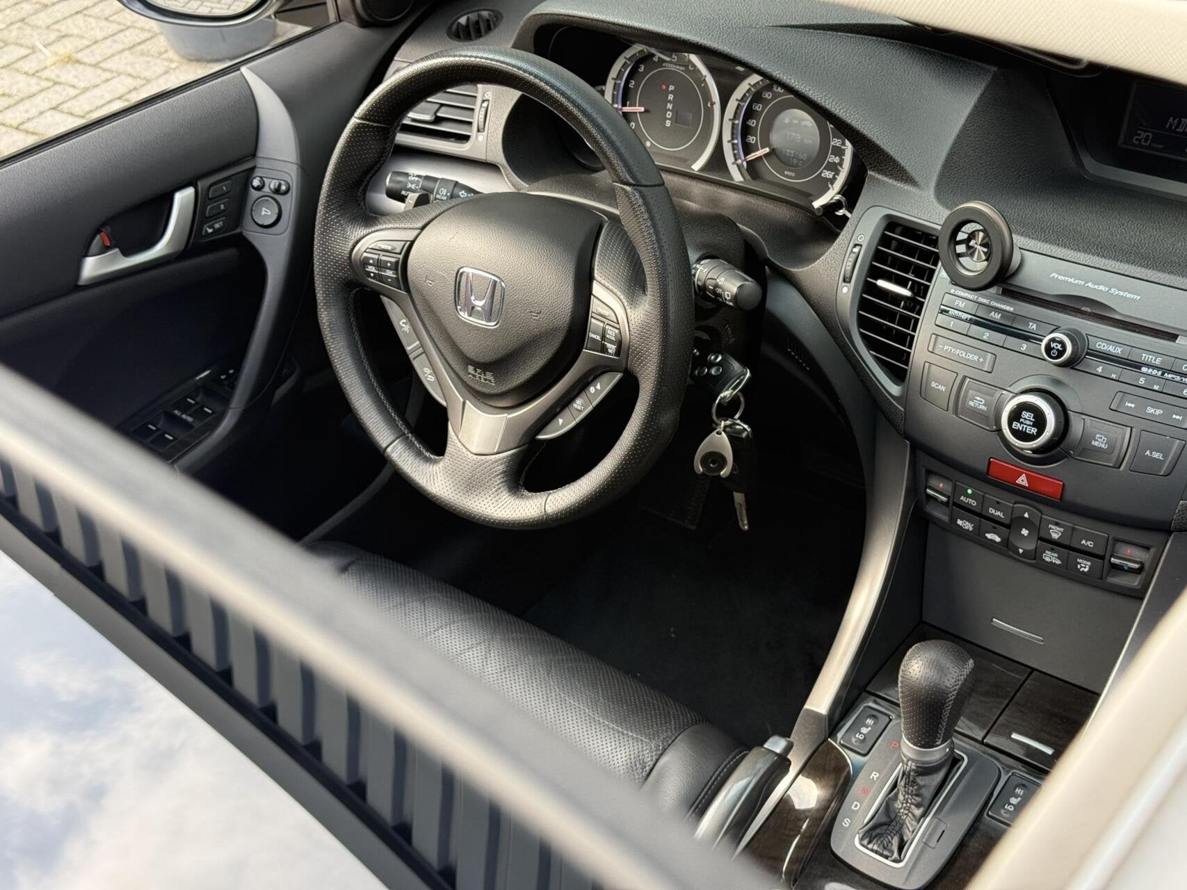 Honda Accord Tourer 2.4 Executive UNIEK |Dealer oh|Pano|Lede, Auto's, Dealer onderhouden, Zwart, Leder, 2354 cc