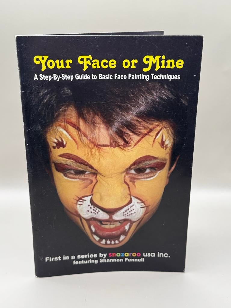 Your Face or Mine: Stap-voor-stap gezicht schmink gids, Boeken, Ophalen of Verzenden, Gelezen, Overige onderwerpen, Geschikt voor kinderen