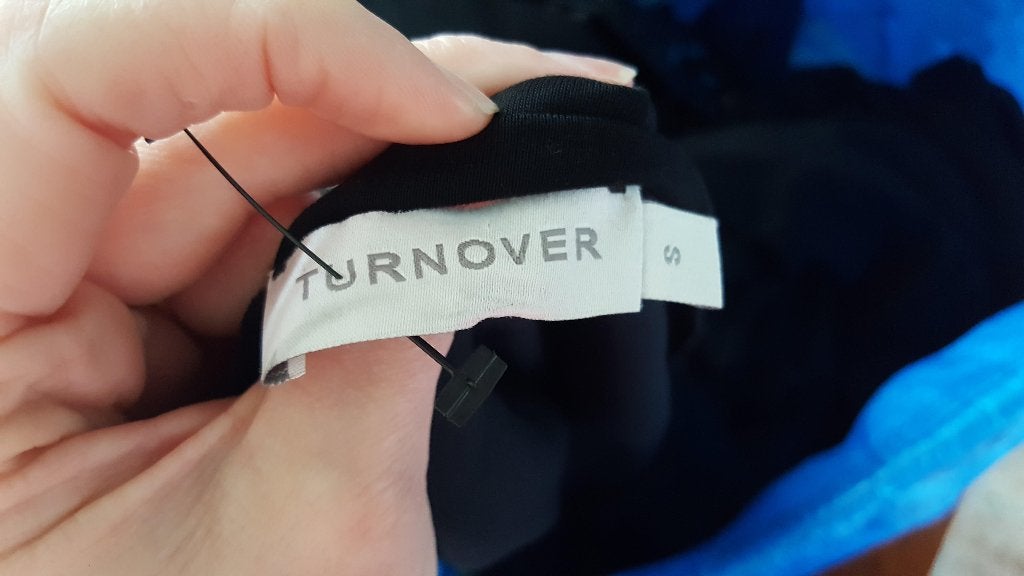 Turnover schitterende zwarte jurk S 36 jurkje, Verzenden, Zwart, Turnover, Zo goed als nieuw