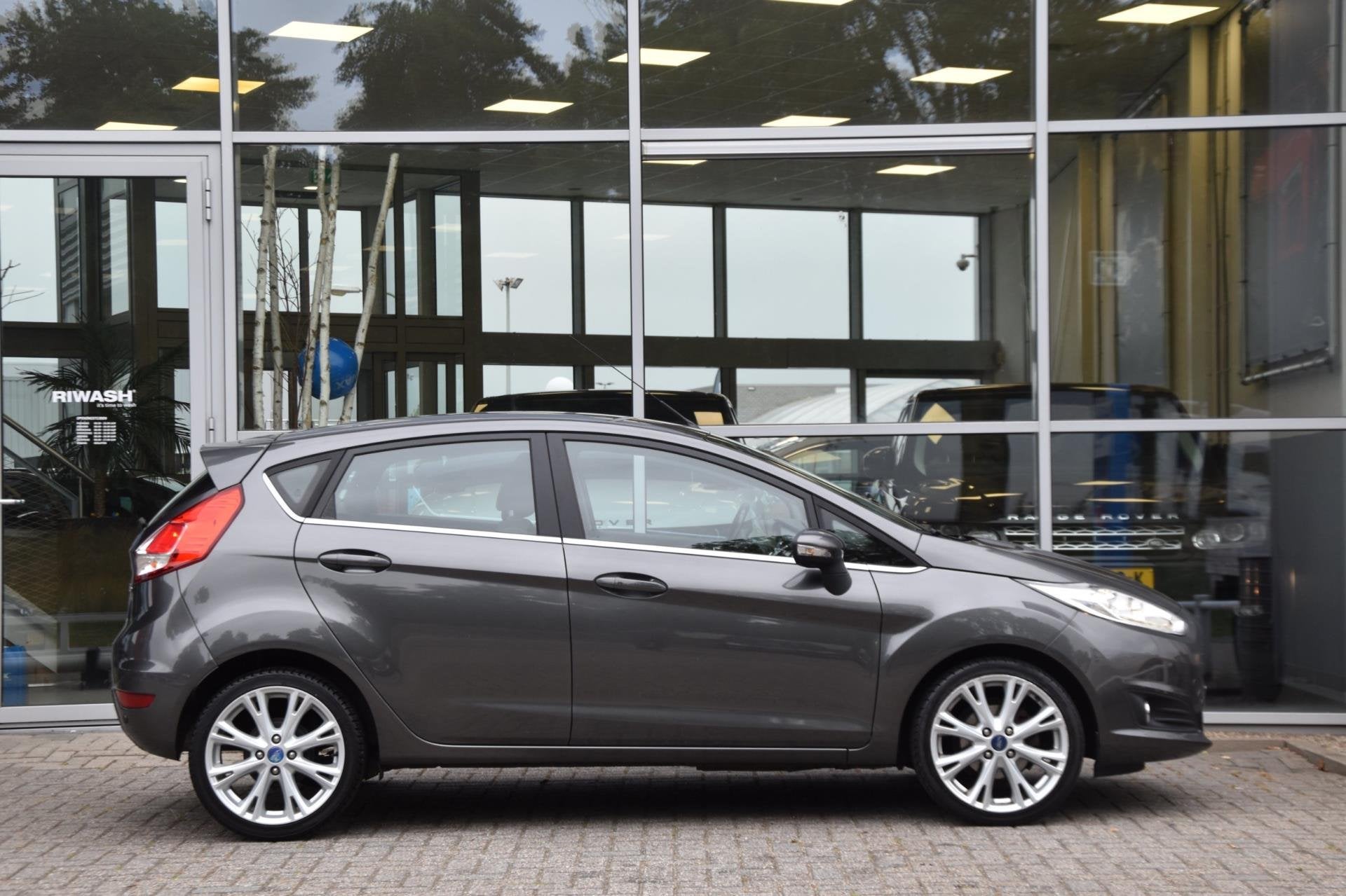 Ford Fiesta Titanium | Navi | PDC | Airco | 1e Eigenaar | NA, Voorwielaandrijving, 23 km/l, Origineel Nederlands, Bedrijf