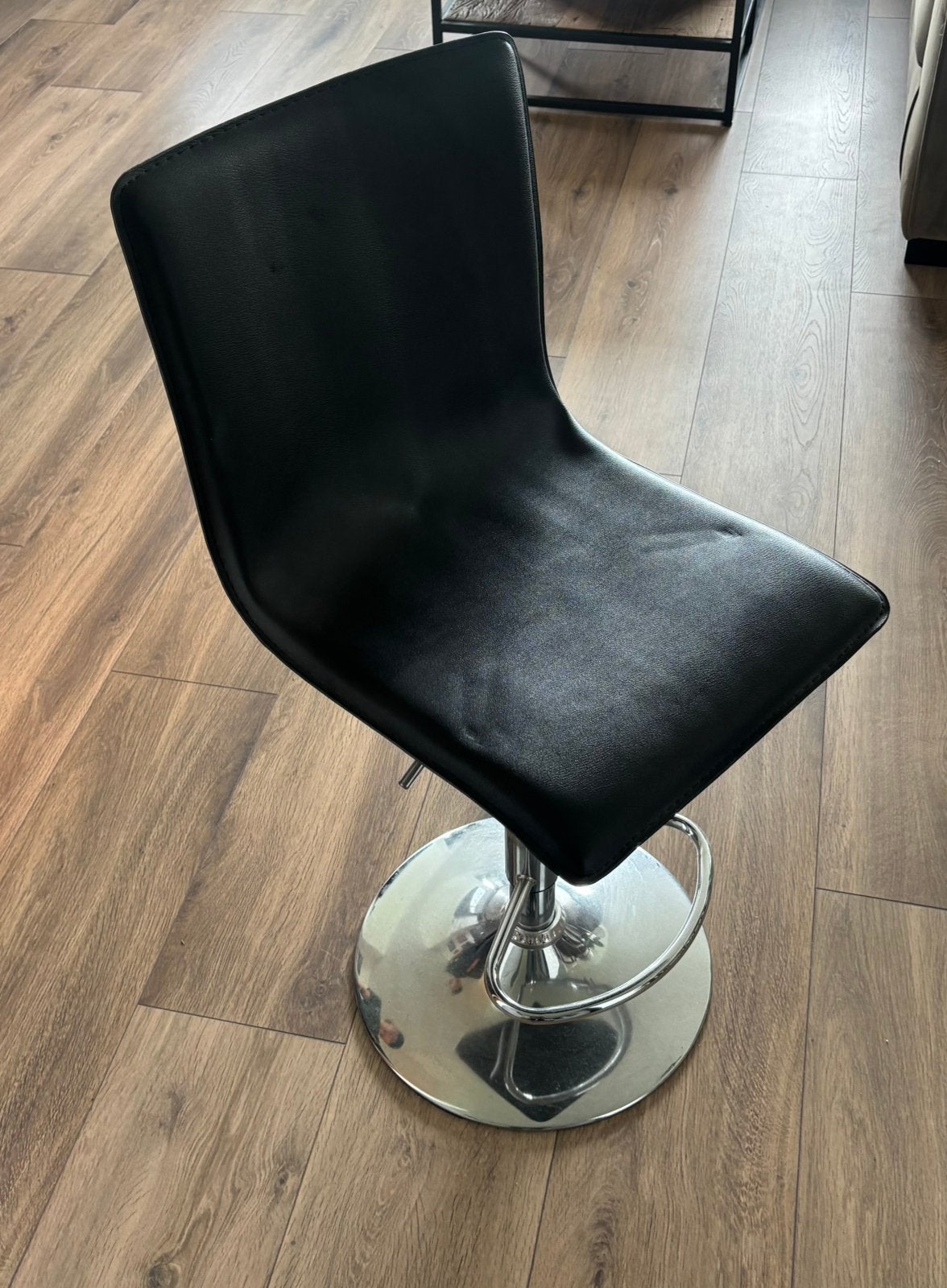 Barkruk leer, Huis en Inrichting, Barkrukken, 1 kruk, Ophalen, Leer, 60 tot 90 cm