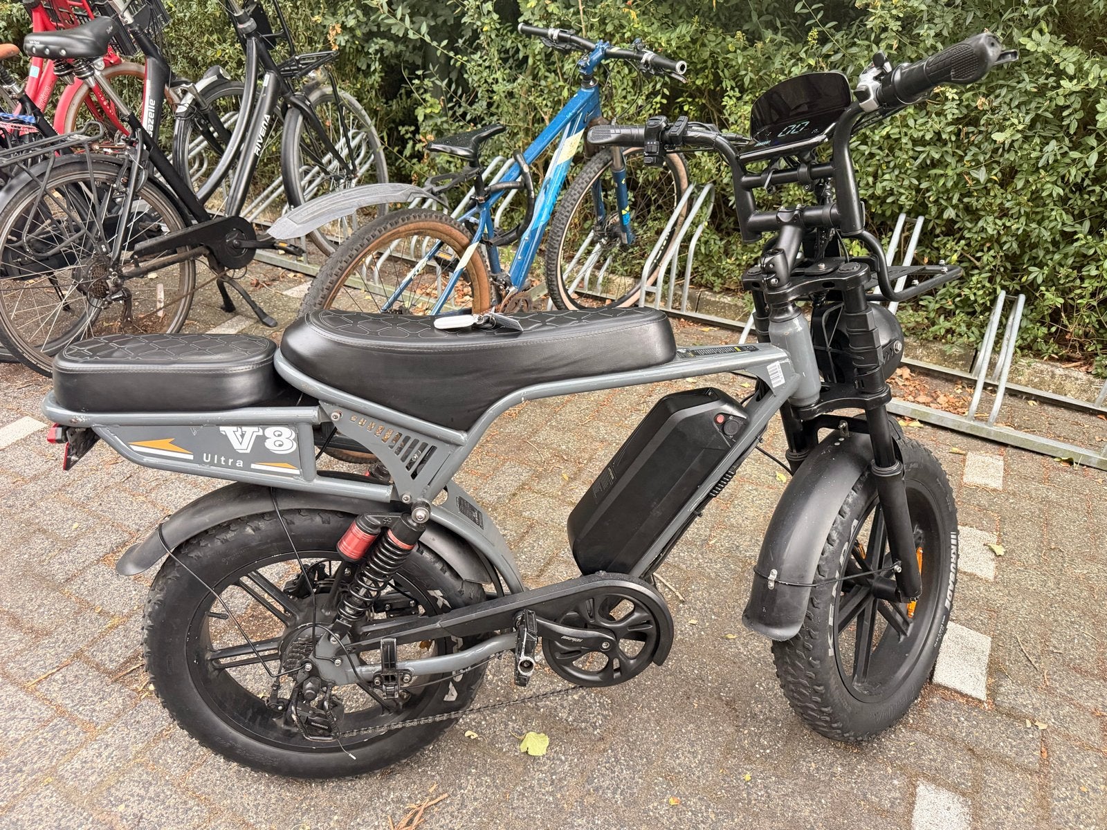 V8 Ultra E-bike - Fatbike met dubbel zadel en voorrek, Fietsen en Brommers, Elektrische fietsen, Gebruikt, Minder dan 47 cm, 50 km per accu of meer