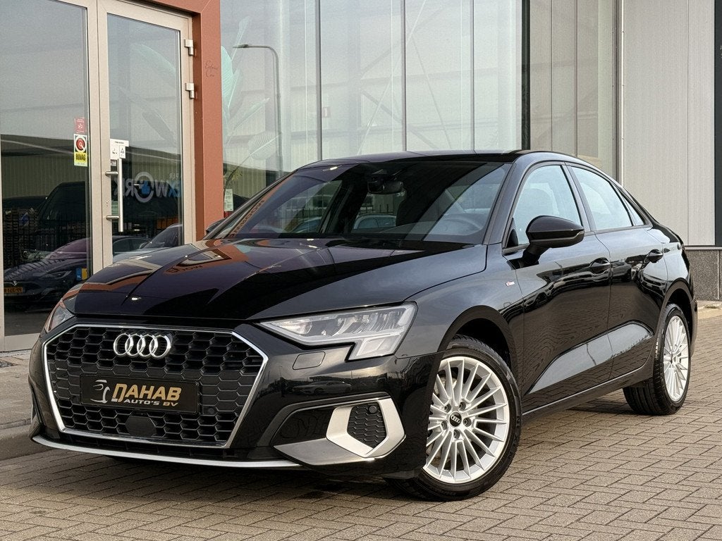 Audi A3 Limousine 30 TFSI Advanced edition | Navi | ACC | St, Stof, Gebruikt, 680 kg, Automatische klimaatregeling