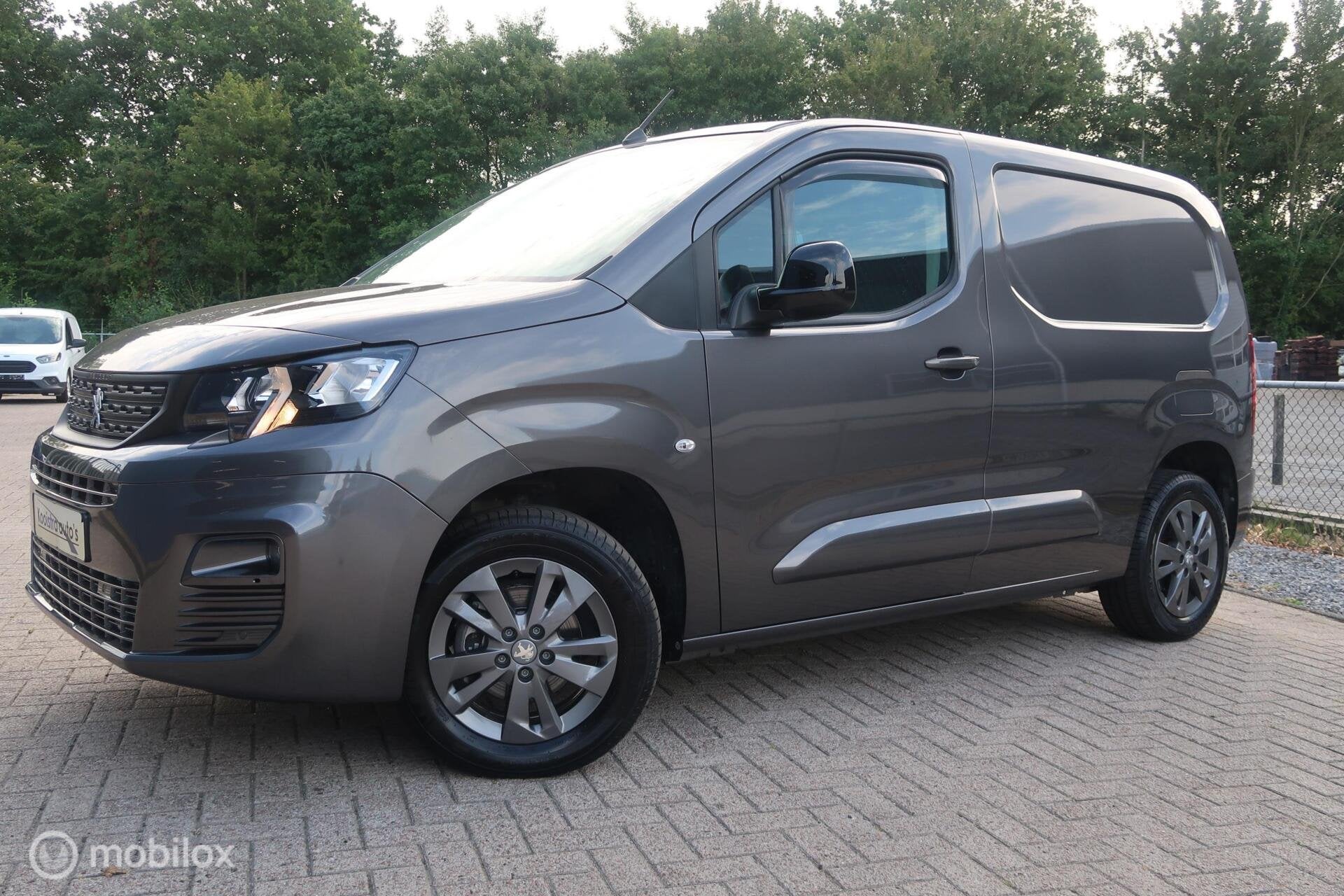 Peugeot Partner bestel 1.2 110PK MARGE AUTO, BTW VRIJ, Voorwielaandrijving, Dealer onderhouden, Stof, Gebruikt