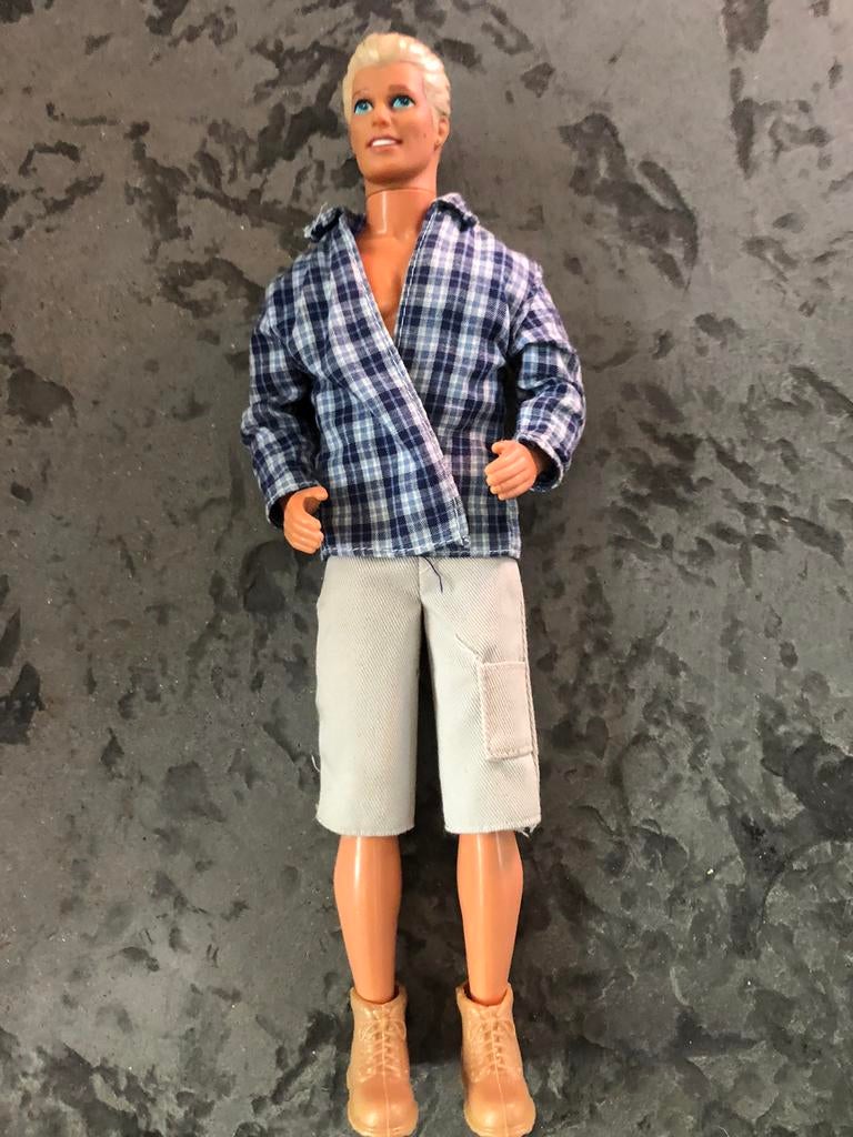 Magic earring ken  1993 in happily family outfit, Ophalen, Zo goed als nieuw, Fashion Doll