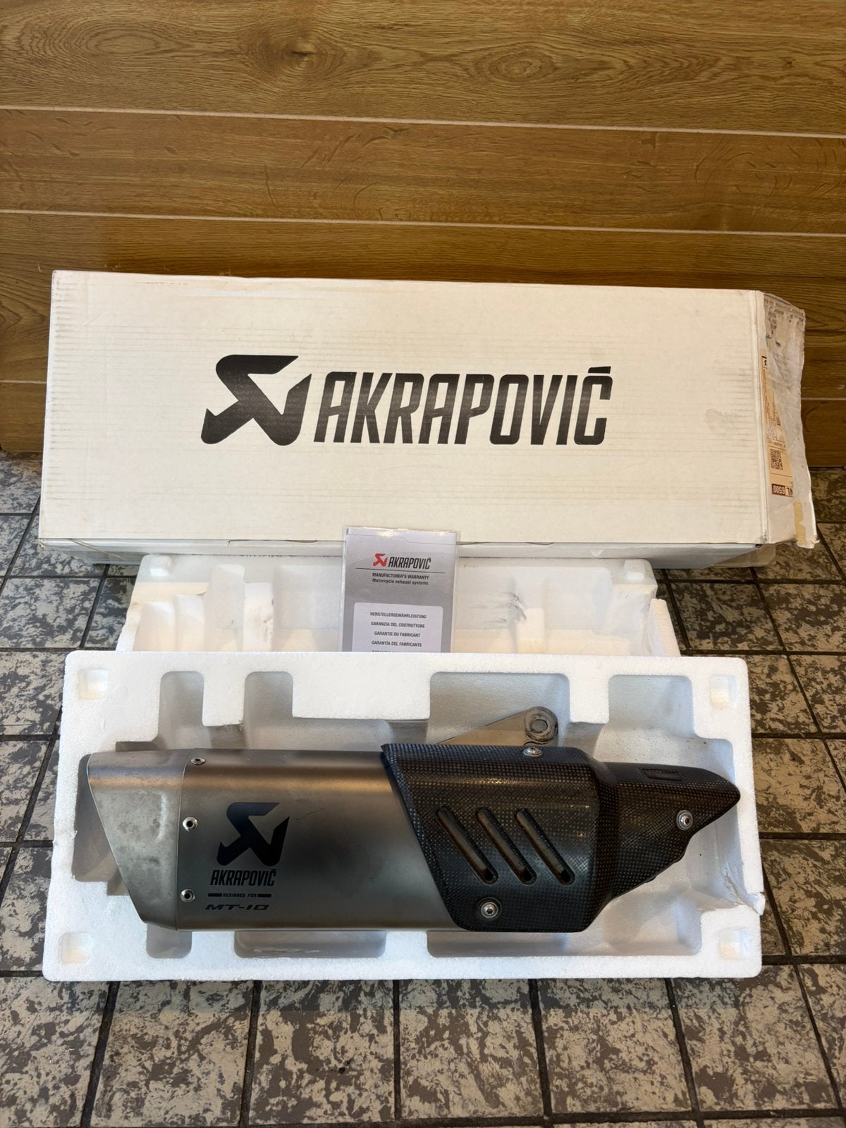 akrapovic uitlaat  yamaha mt 10, Ophalen