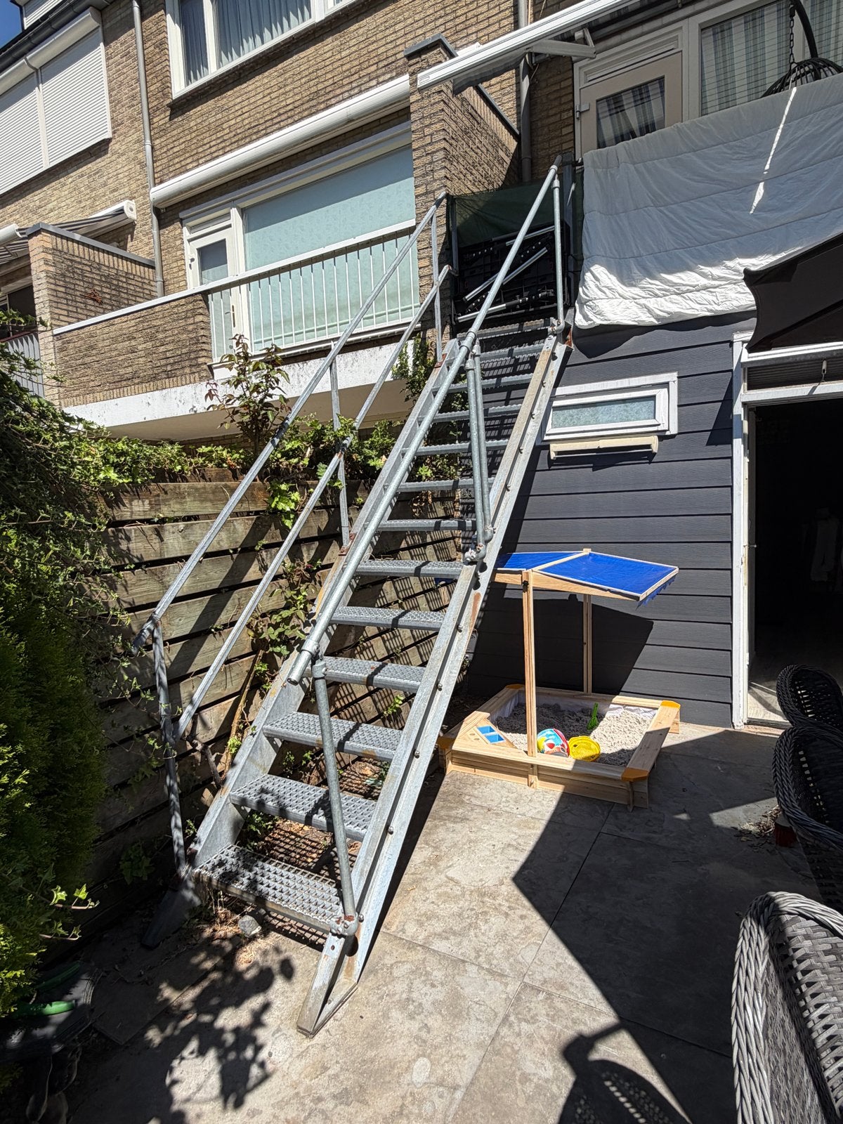 Stevige metalen buitentrap met leuning, Ophalen, Gebruikt, Trap, 2 tot 4 meter