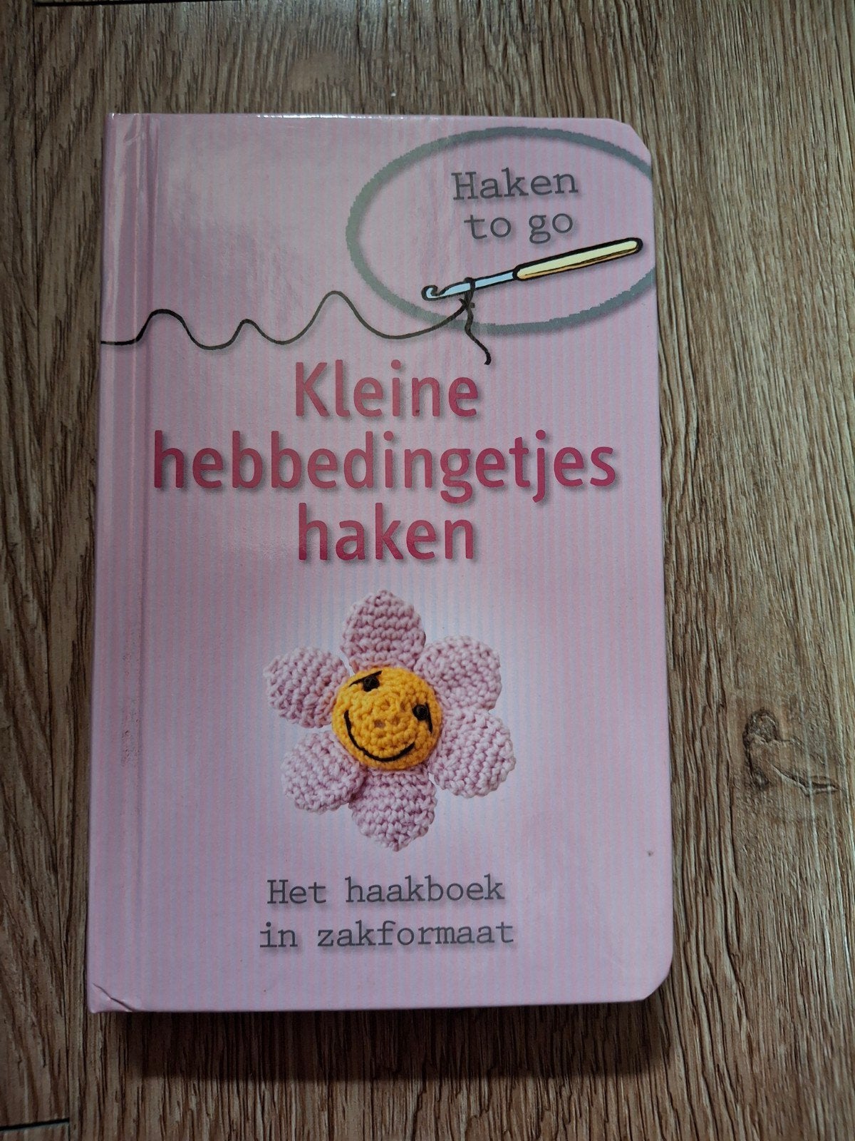 Haken to go: Kleine hebbedingetjes haken, Ophalen of Verzenden, Zo goed als nieuw, Breien en Haken