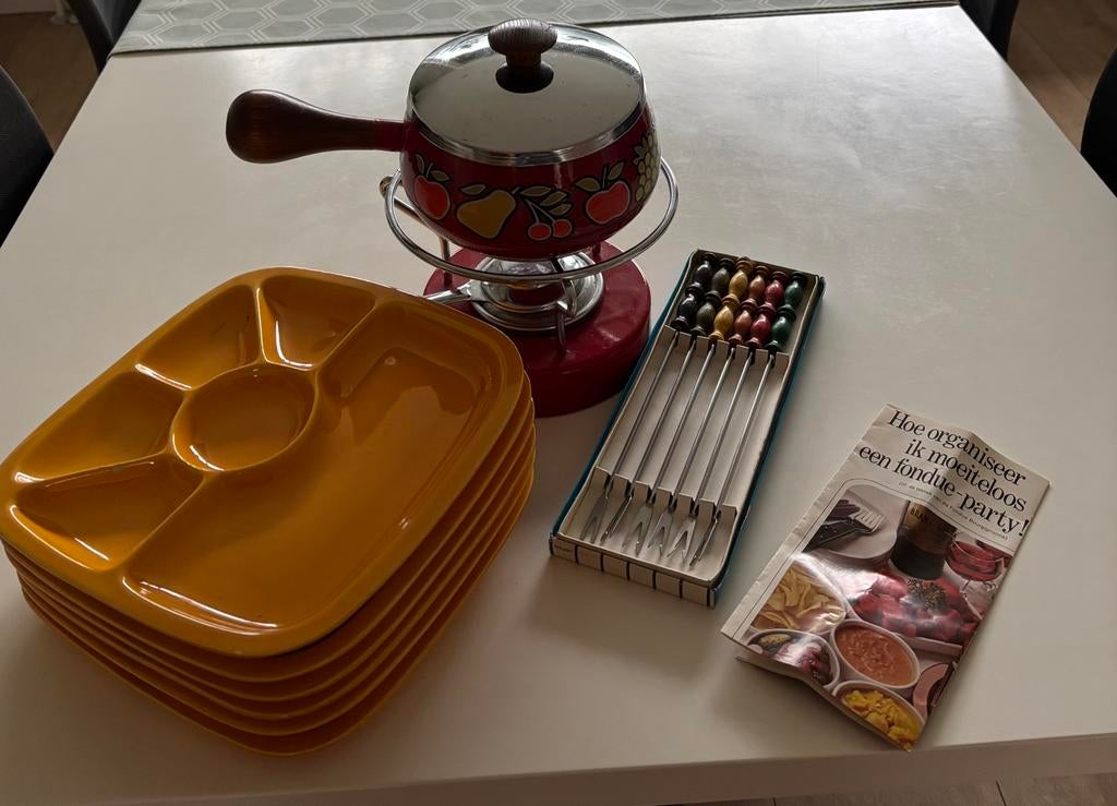 Rode pan-gele borden-gekleurde vorken, Ophalen, Zo goed als nieuw, Brander, Fonduepan