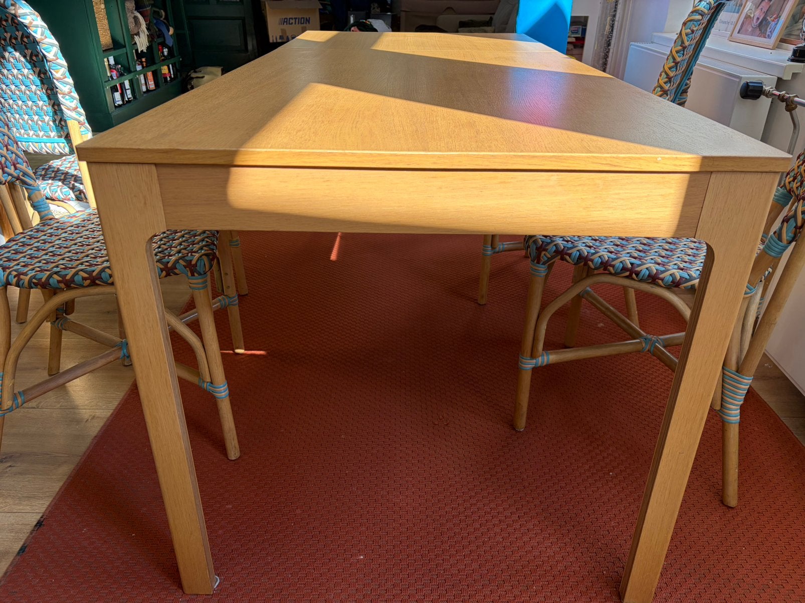 Foto 3 van IKEA EKEDALEN uitschuifbare hout eettafel