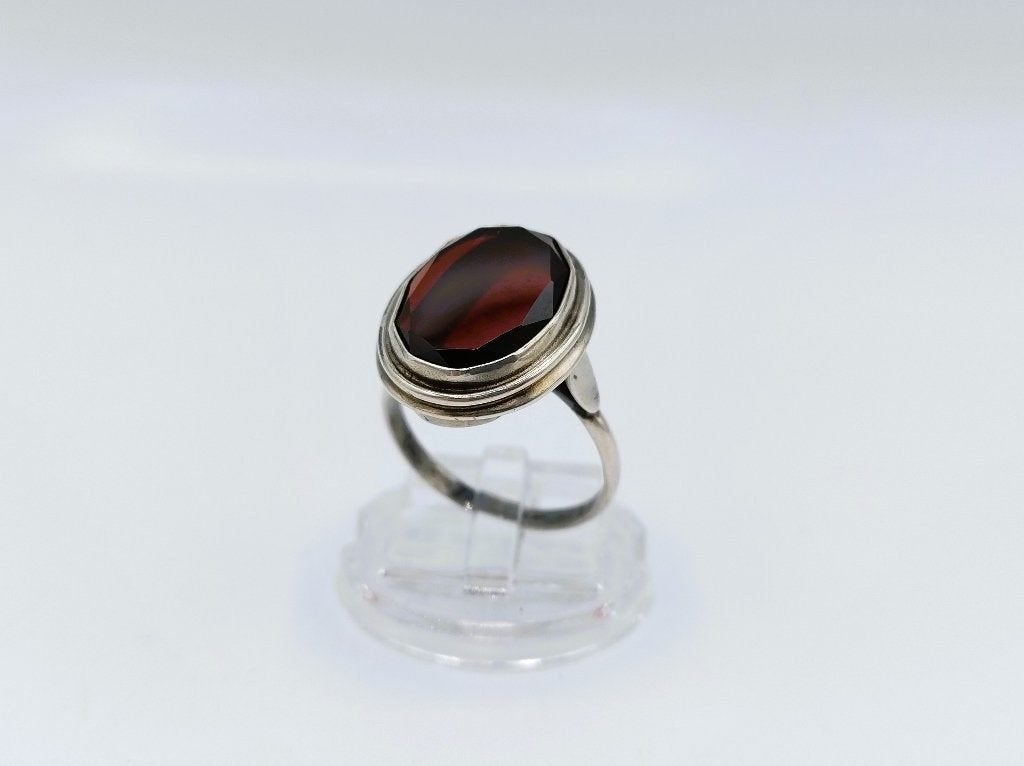 Zilveren ring met granaat, Niekerk Schoonhoven, 835, 18 mm