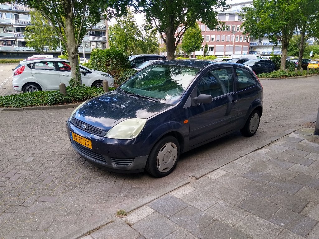 Ford Fiësta 1.3 8V 3DR 2005 Blauw, Auto's, Ford, 1299 cc, Stof, 40 €/maand, Zwart