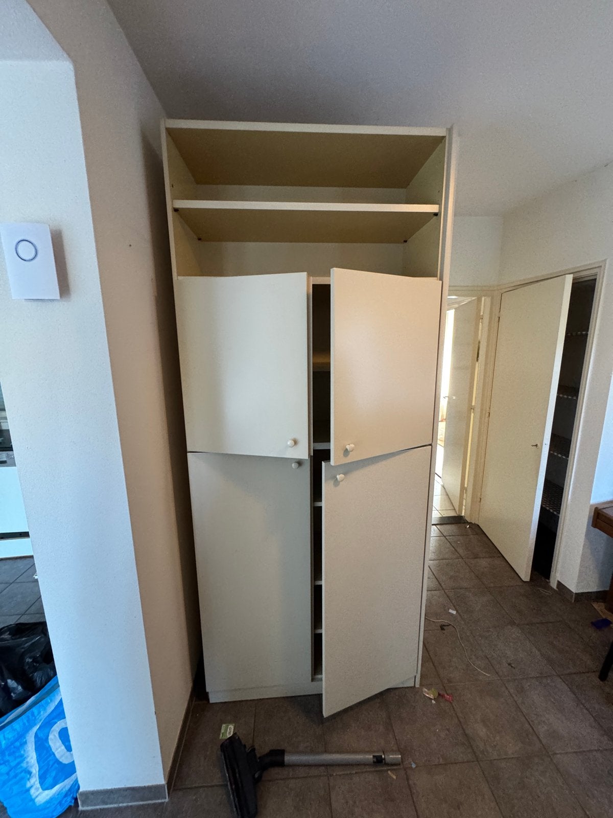 2 kasten met planken en deuren, Ophalen of Verzenden, Gebruikt