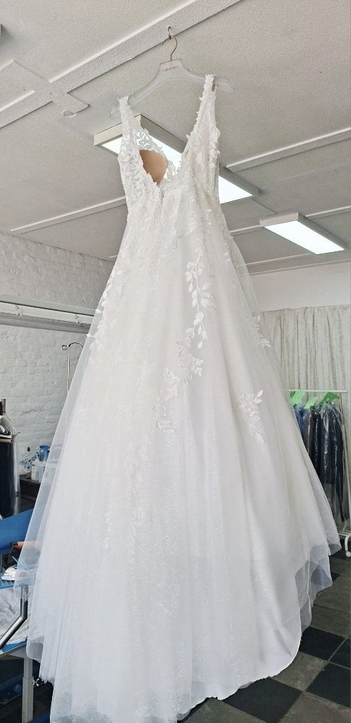 Te koop bruidsjurk Jarice, Ophalen, Trouwjurk, Wit, Jarice Noana