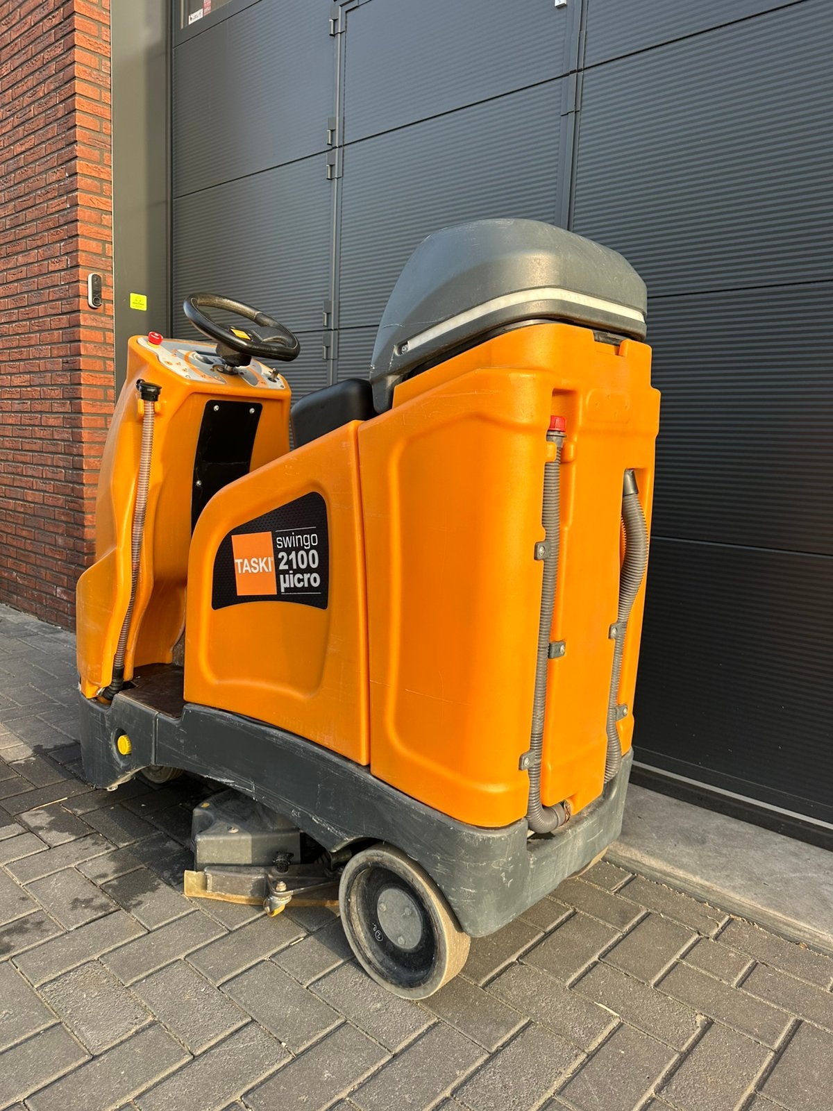 Taski Swingo 2100 Schrobmachine – Volledig Gereviseerd, Ophalen
