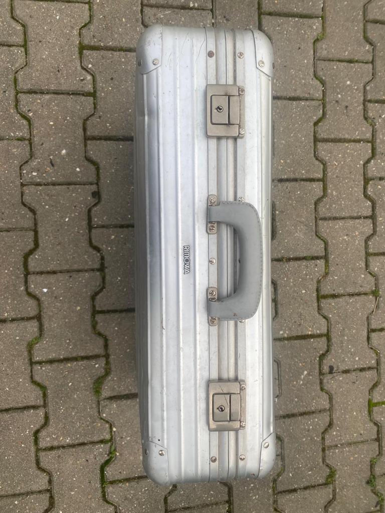 Rimowa Aluminium Handbagage Koffer - Stevig & Gebruikt, Sieraden, Tassen en Uiterlijk, Koffers, Gebruikt, Metaal, 50 tot 60 cm