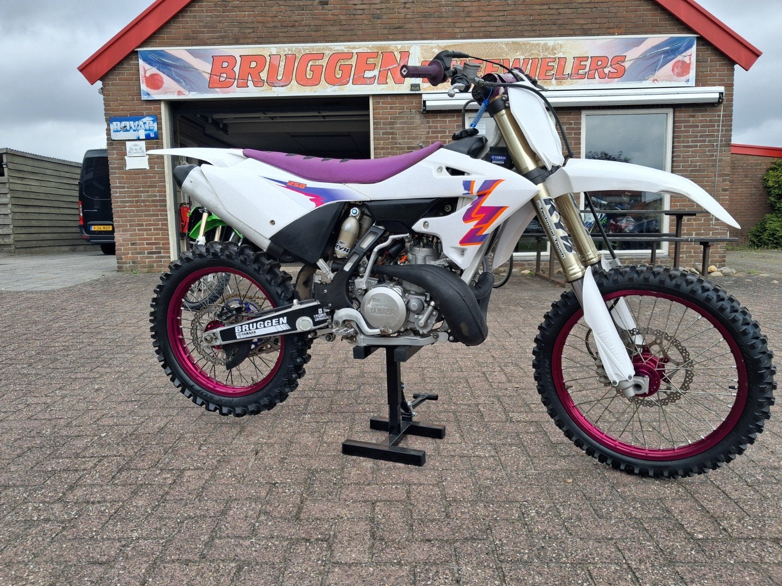 Yamaha YZ 250 
Bj 2024, Motoren, Bedrijf