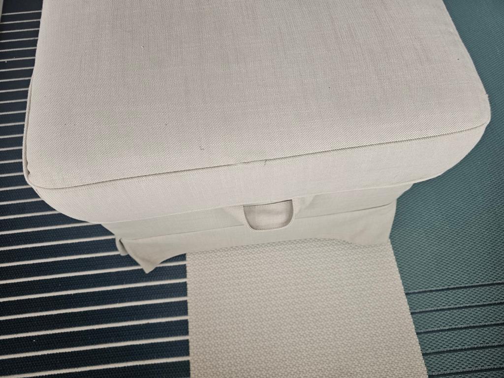 IKEA Poef Tafel Zandkleur met Opbergruimte, Huis en Inrichting, Banken | Voetenbanken en Poefen, Ophalen, Zo goed als nieuw