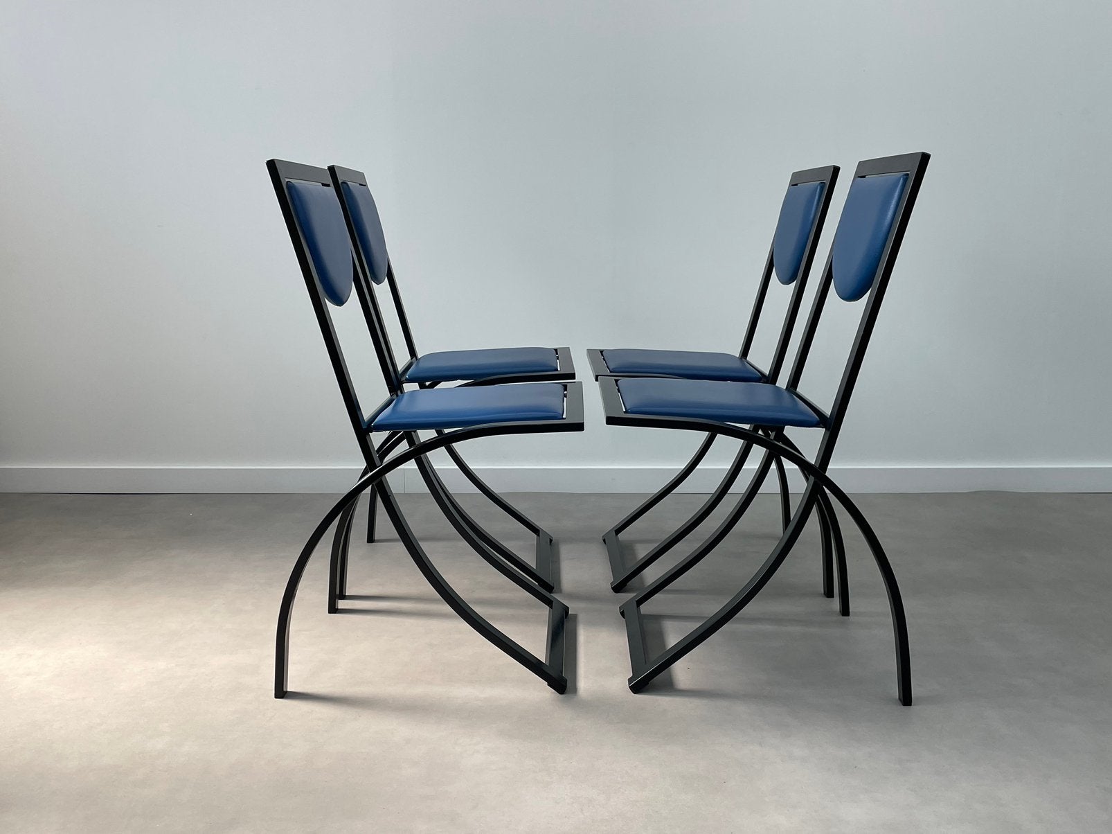 4 Vintage KFF 'Sinus' Eetkamerstoelen Karl Friedrich Förster, Huis en Inrichting, Ophalen, Zo goed als nieuw, Zwart, Vier