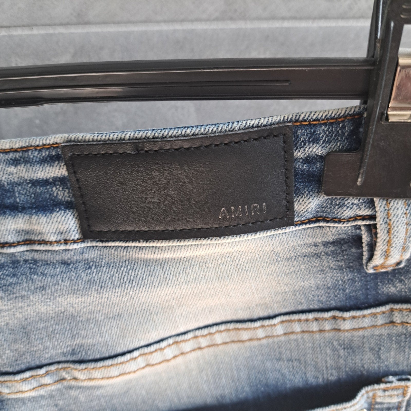 Foto 4 van Amiri stijl damaged jeans maat 32