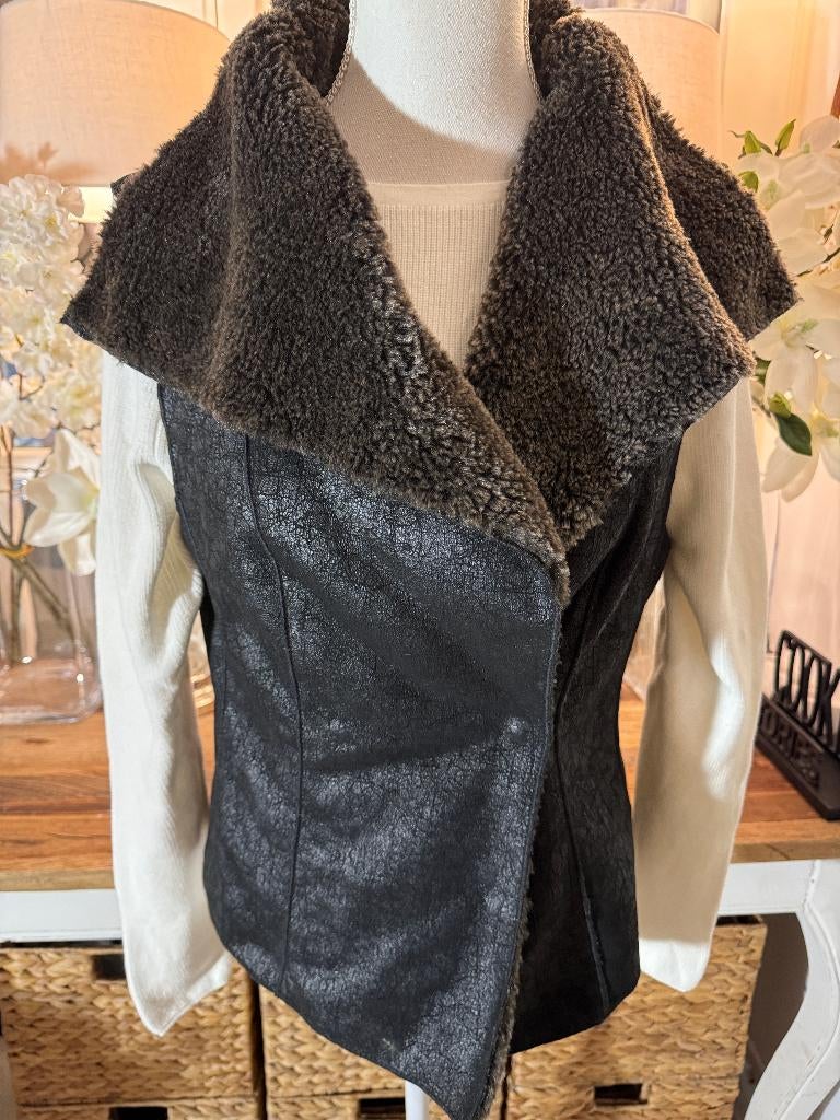 Chique Zwart-Bruin bodywarmer Marc Cain, teddy, 38/nr.3/M, Kleding | Dames, Ophalen of Verzenden, Zo goed als nieuw, Maat 38/40 (M)