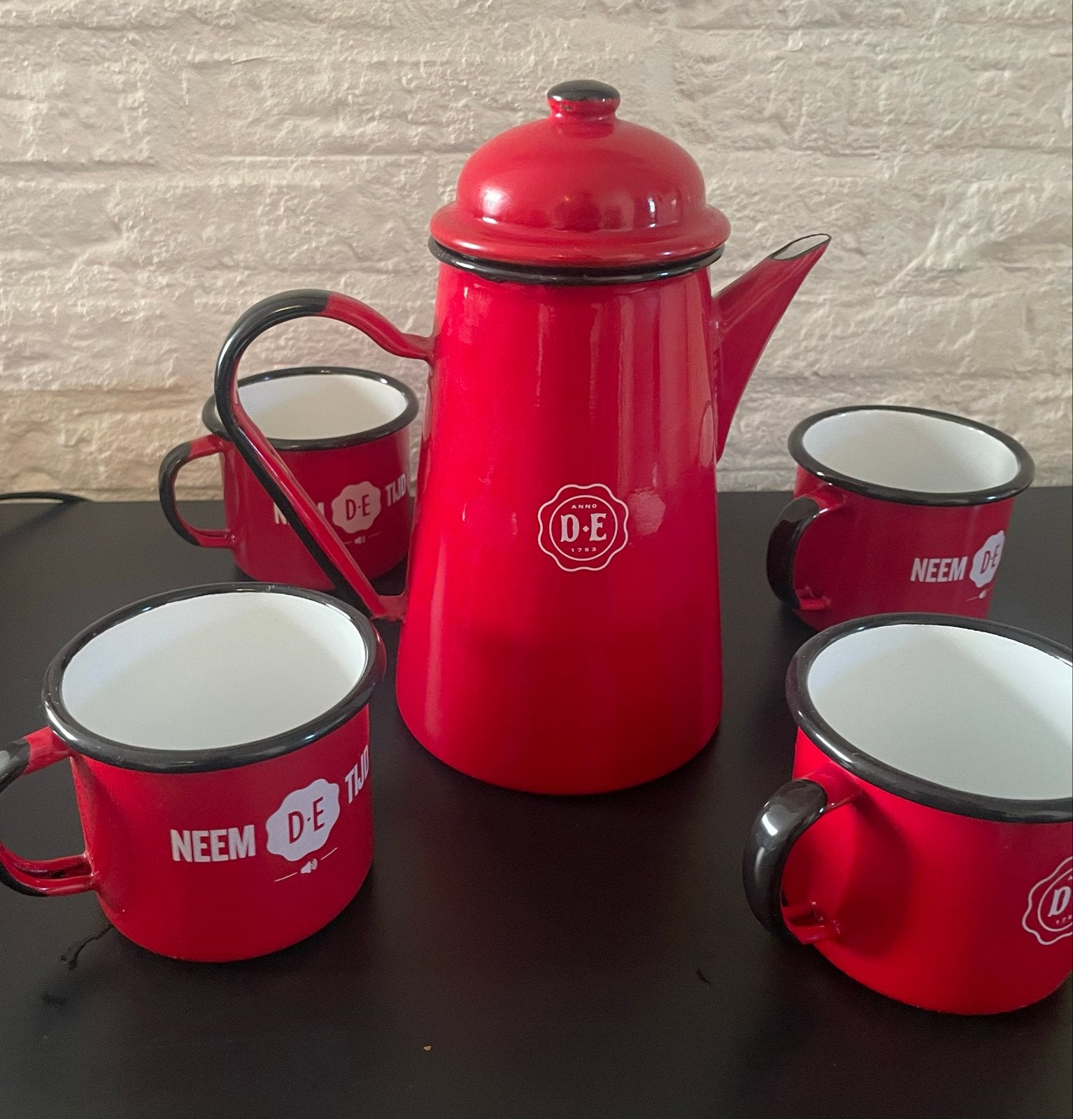 Douwe Egberts emaille koffiepot met 4 mokken, Antiek en Kunst, Antiek | Emaille, Ophalen of Verzenden