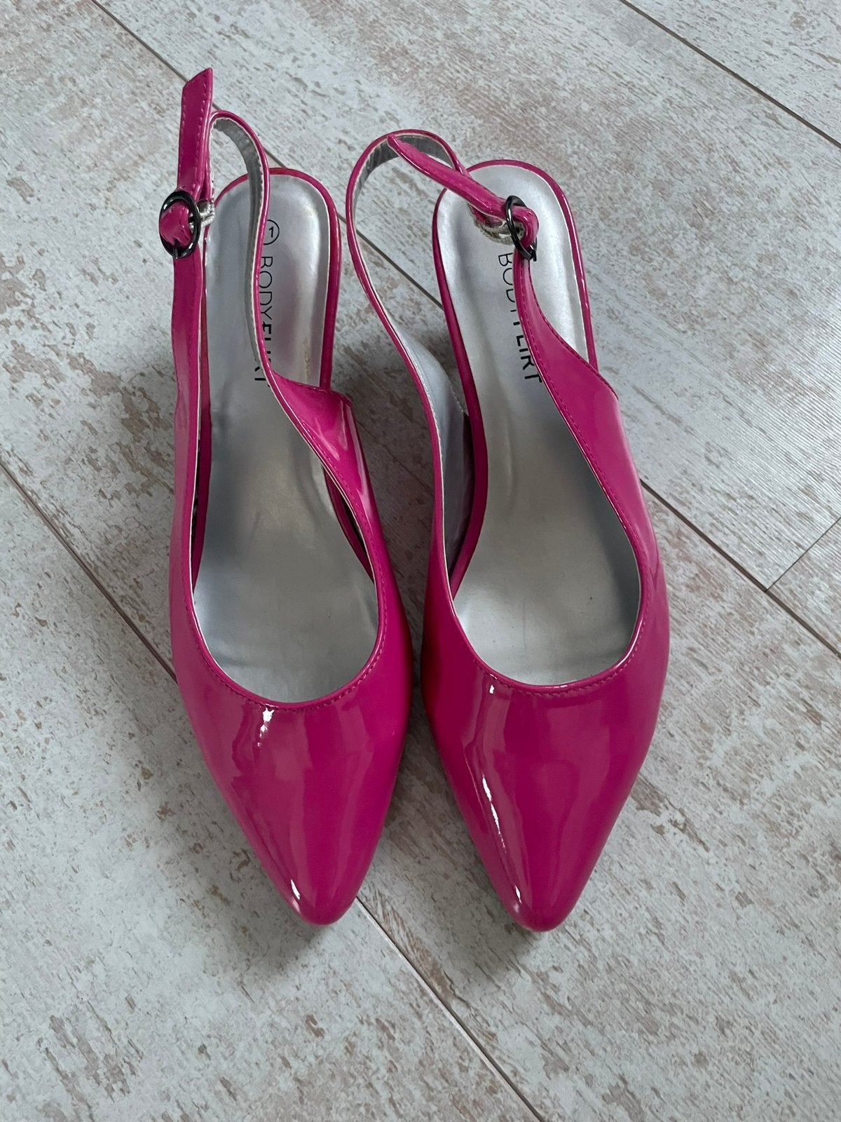 Fuchsia lakpumps met klein hakje - Maat 41, Ophalen of Verzenden, Zo goed als nieuw, Roze, Pumps