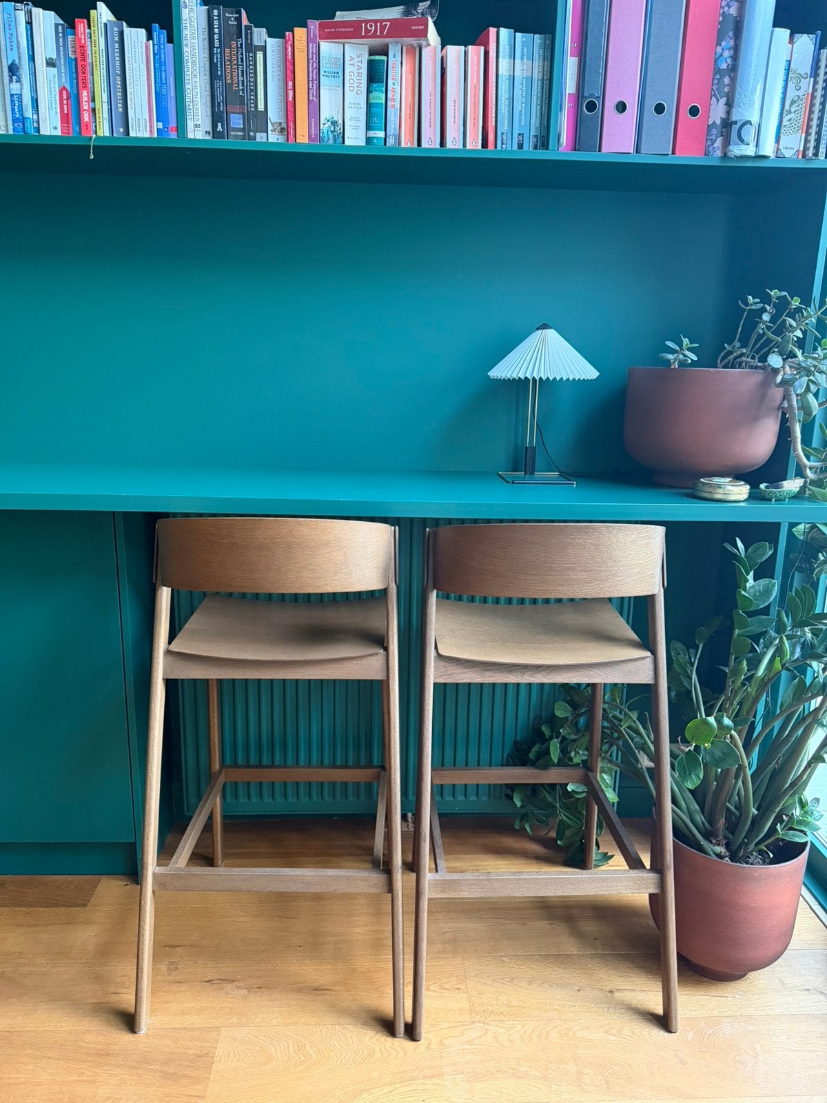 Muuto Cover barkruk eiken (2 stuks), Ophalen, Zo goed als nieuw, 60 tot 90 cm
