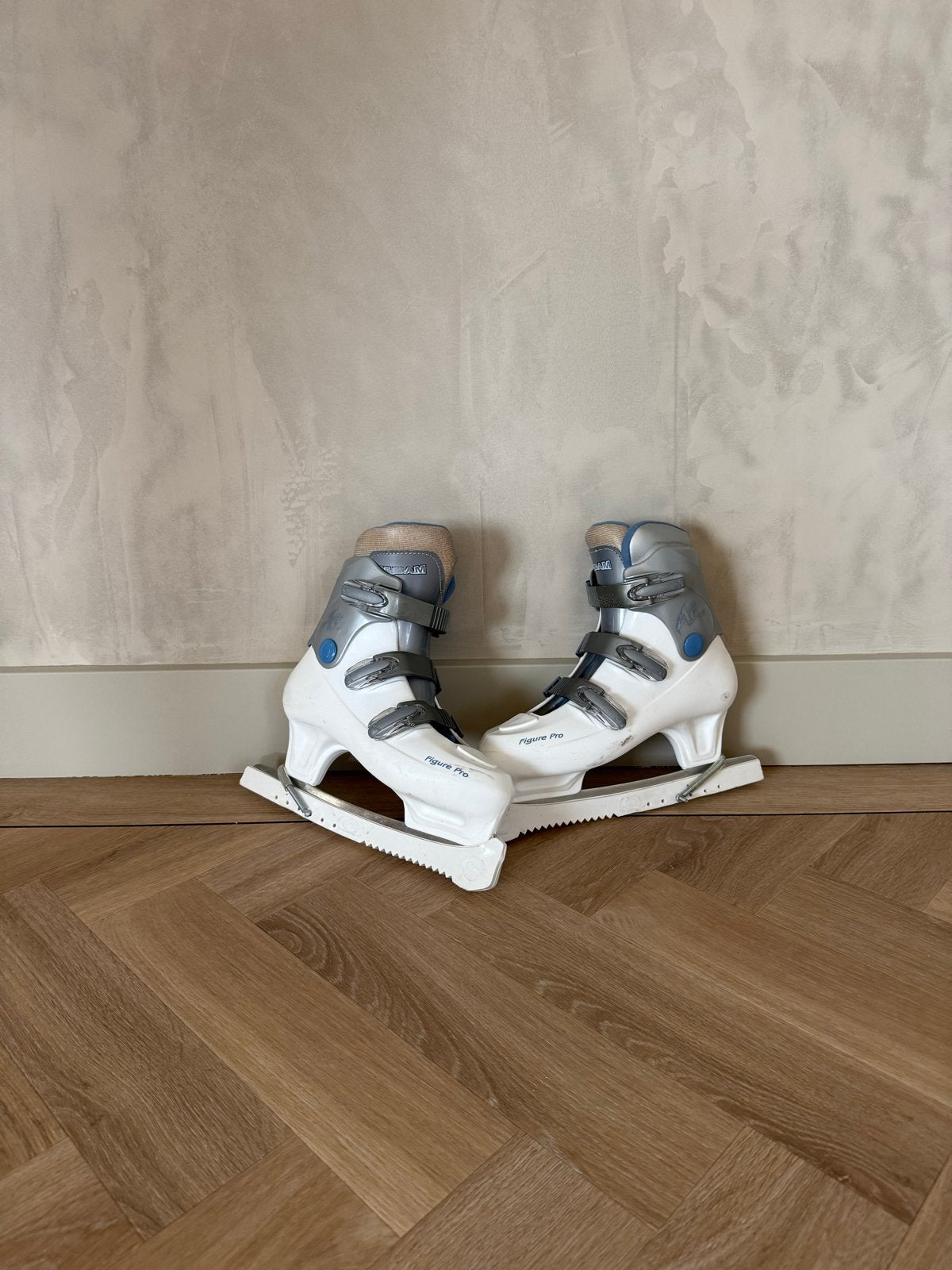 Kunstschaatsen maat 39 - Zo goed als nieuw, Sport en Fitness, Schaatsen, Ophalen of Verzenden, Zo goed als nieuw, Kunstschaatsen