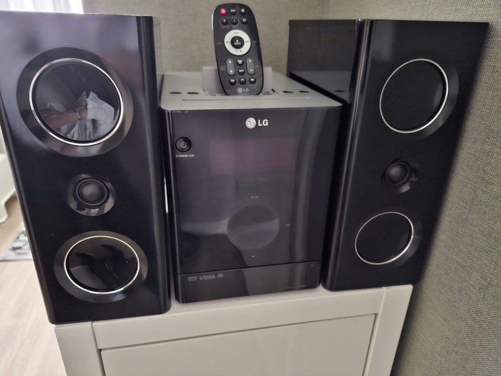 Stereo set LG met cd speler, Ophalen, Zo goed als nieuw, Overige merken