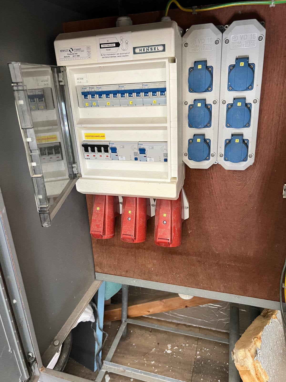 Waterput en stroomkast, Doe-het-zelf en Verbouw, Ophalen, Gebruikt