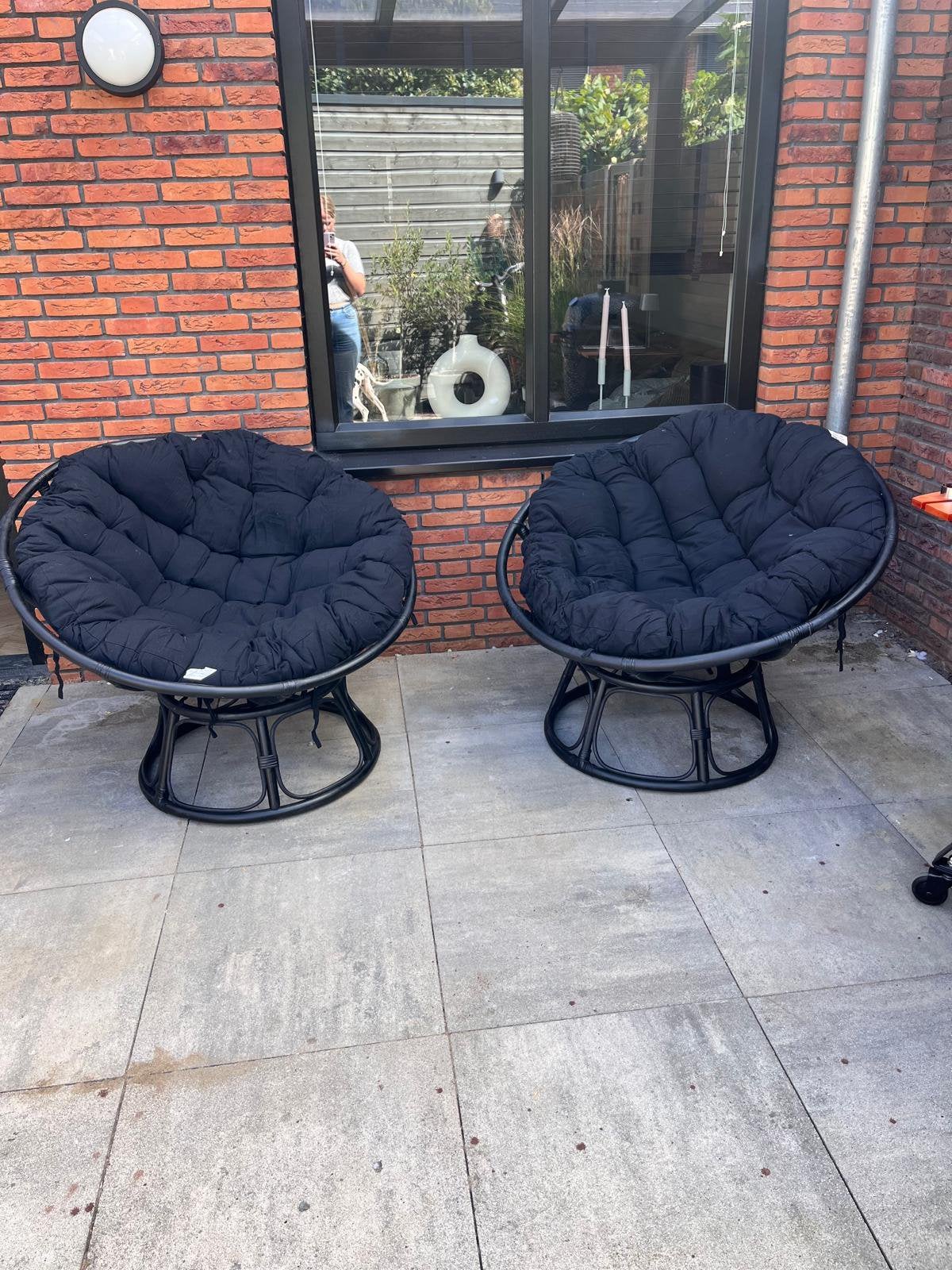 2 Papasan stoelen met zwarte kussens, Tuin en Terras, Tuinstoelen, Zo goed als nieuw, Rotan, Ophalen of Verzenden