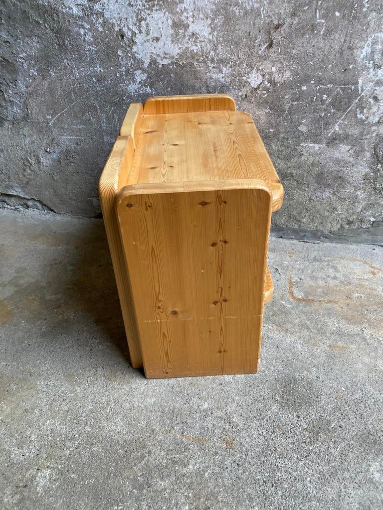Brutalist pine kleine kast / nachtkastje, Gebruikt, Minder dan 45 cm, Onbekend, Ophalen of Verzenden