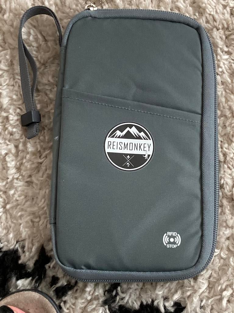Reisportemonnee RFID van Reismonkey, Ophalen of Verzenden, Zo goed als nieuw, Grijs, 30 cm of meer