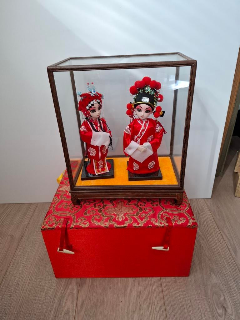 Chinese Opera Poppen in Vitrine - Handgemaakt, Ophalen of Verzenden, Zo goed als nieuw, Pop