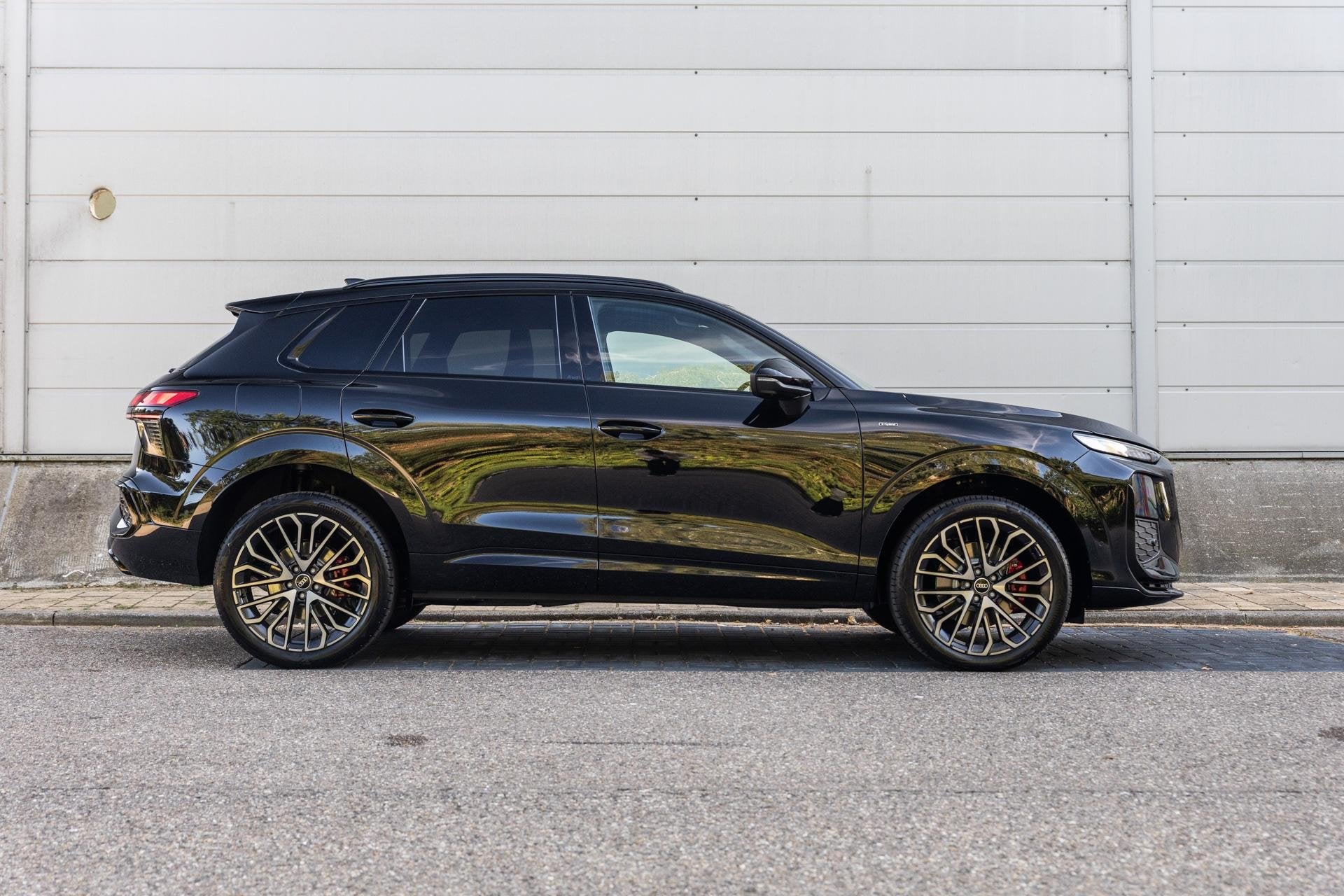 Audi Q3 1.5 e-hybrid 272pk S Edition | Panoramadak | Tech Pa, Auto's, Audi, 12 maanden, 1800 kg, 1498 cc, 4 cilinders