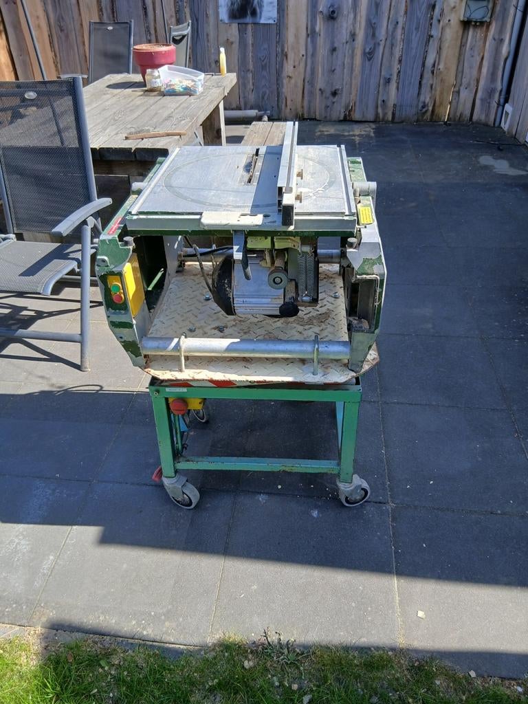 Flipover zaagtafel / afkortzaag  op een elektrische heftafel, Doe-het-zelf en Verbouw, Gereedschap | Zaagmachines, Ophalen, 1200 watt of meer