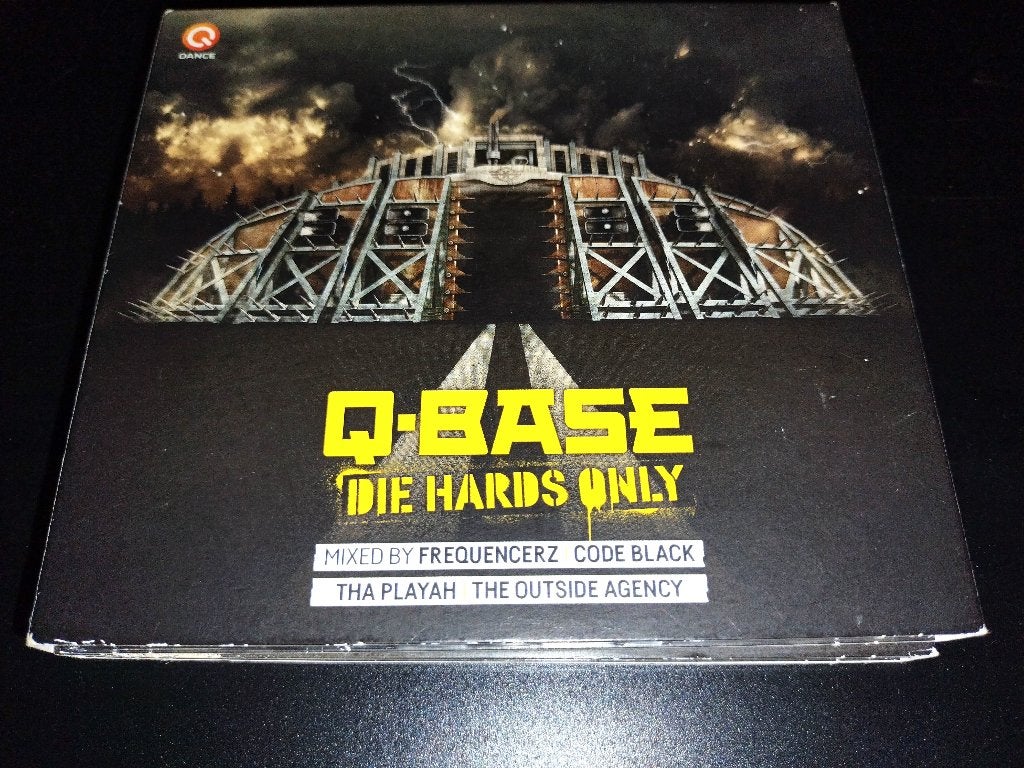 Frequencerz | Tha Playah | Q-Base | Die Hards Only (4CD-set), Digipak, Ophalen of Verzenden, Zo goed als nieuw, Techno