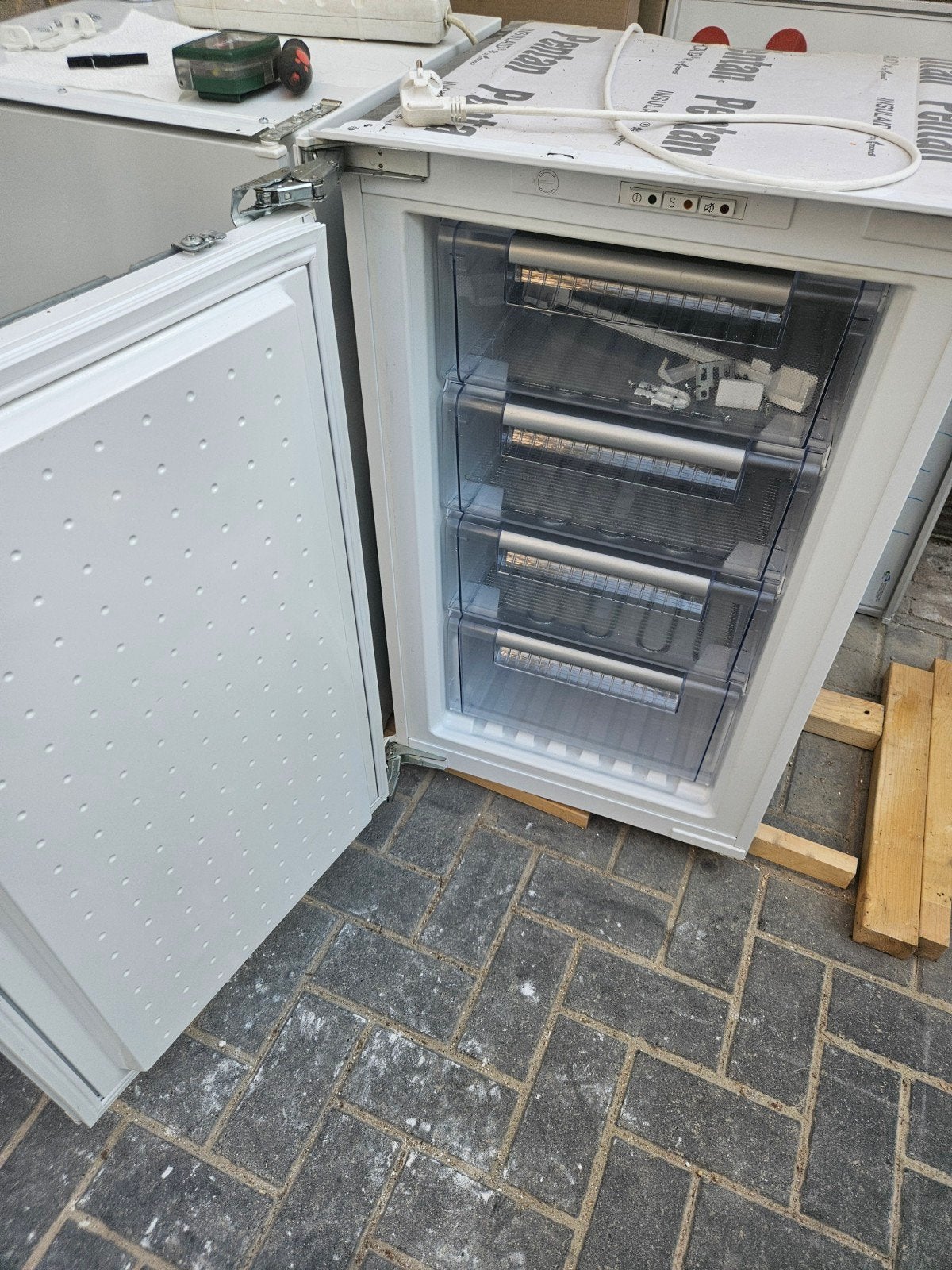 Neff inbouw tafelmodel vriezer G5624X6/07 sleepdeur, Witgoed en Apparatuur, Gebruikt, Minder dan 85 cm, Minder dan 60 cm, Inbouw
