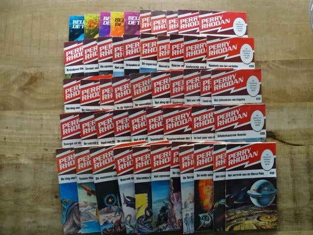 Perry Rhodan tijdschriften nr 401 tm 450, Ophalen of Verzenden, Gelezen