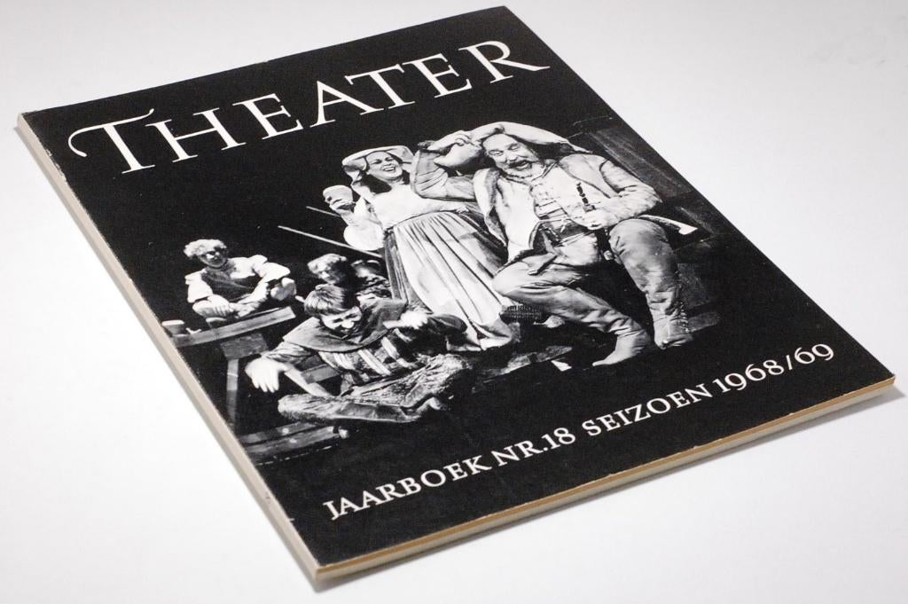 Nederlands theater jaarboek nr. 18 seizoen 1968/69, Verzenden, Zo goed als nieuw, Toneel