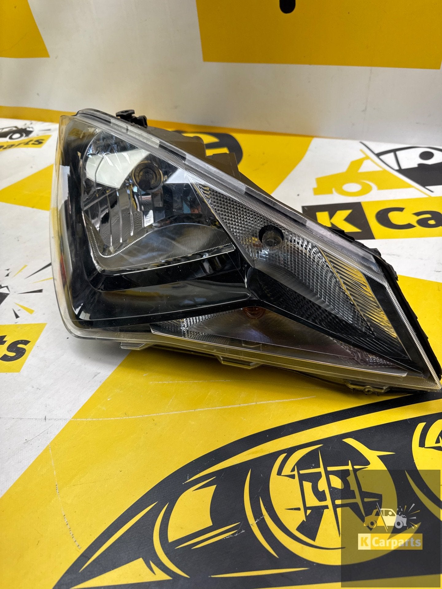 Seat Mii Rechts Voor Koplamp 1sl941016F origineel, Gebruikt, Volkswagen, Volkswagen AG, Berliner Ring 2
38440  Wolfsburg, DE