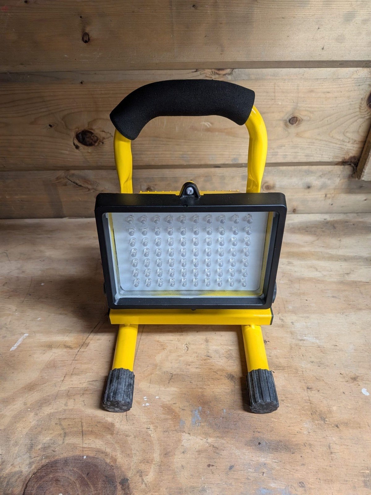 Bouwlamp op Accu, Doe-het-zelf en Verbouw, Bouwverlichting, Minder dan 50 watt, Met statief, Ophalen of Verzenden, Zo goed als nieuw