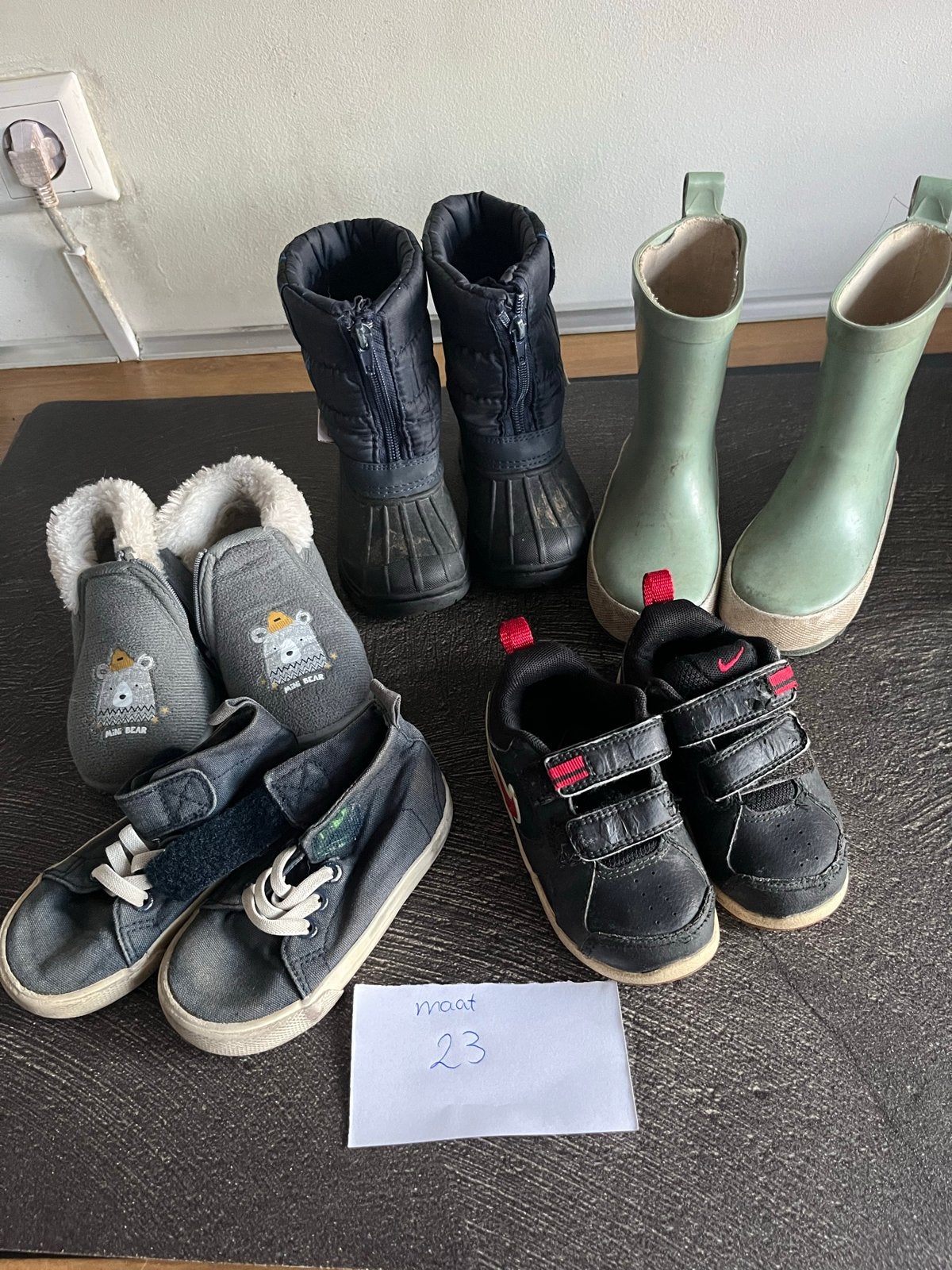 Diverse kinderschoenen maat 23: laarzen, sneakers, sloffen, Kinderen en Baby's, Kinderkleding | Schoenen en Sokken, Ophalen, Gebruikt