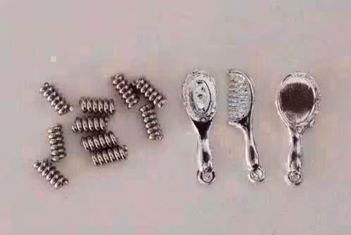 Reutter Miniaturen Kapsetje met Krulspelden, Ophalen of Verzenden
